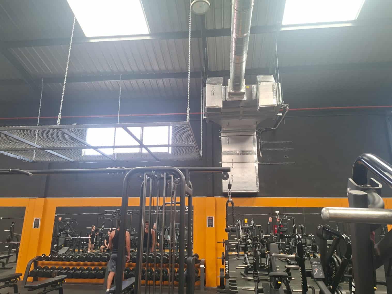 Unidad de recuperación de calor en gimnasio